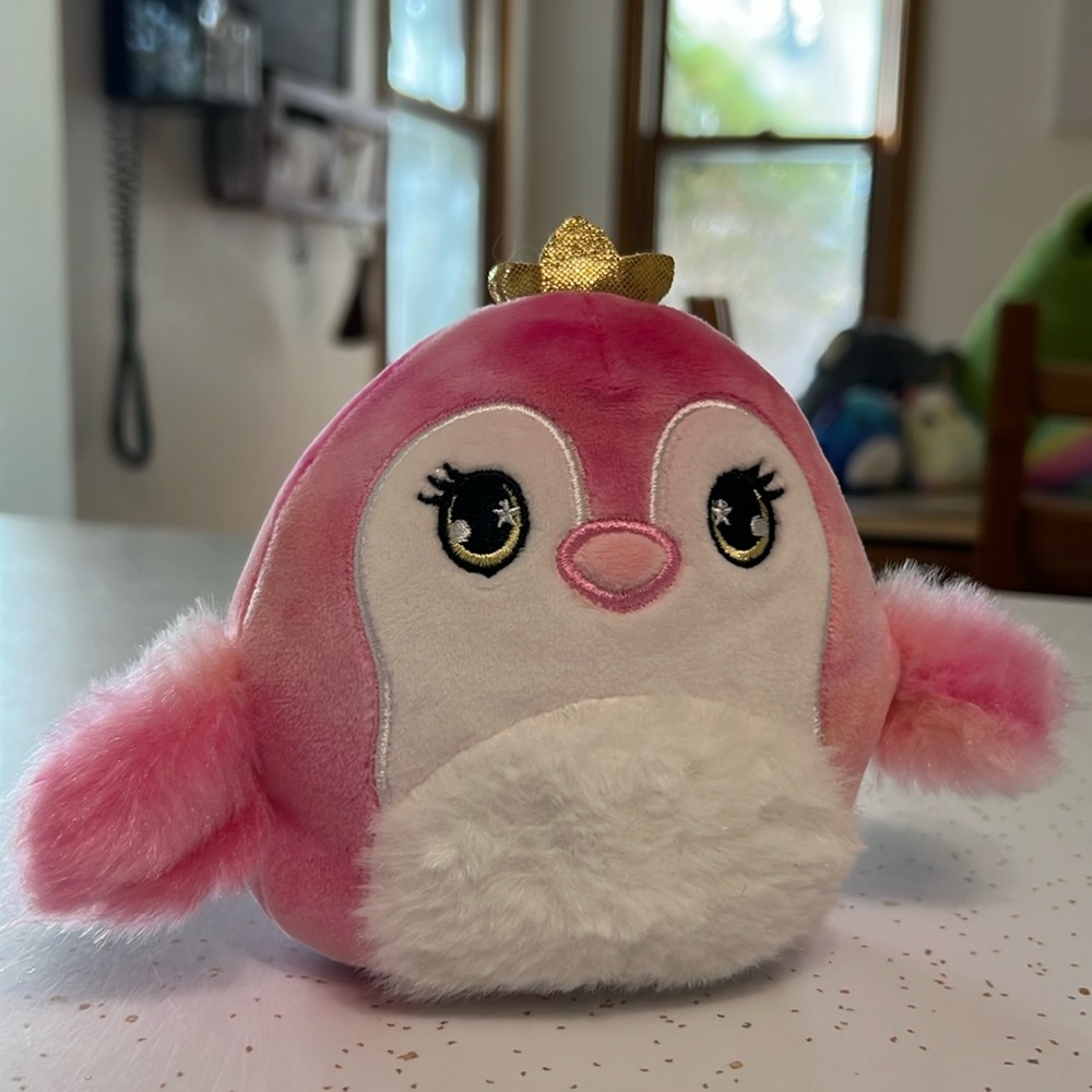 Squishmallow 5" plush Mystery Squad Pink penguin w/ crown Scented series 2